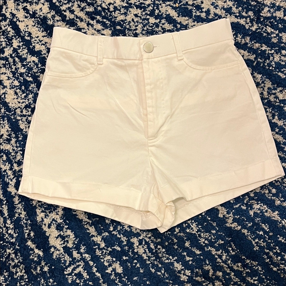 Zara Women's Cream High-Waisted Shorts